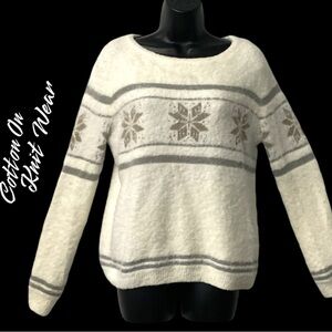Cotton On Ivory Knit Sweater Snowflake Fuzzy Pullover Holiday Collegiate SZ S